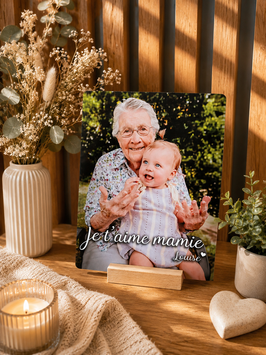 Plaque en métal personnalisée Je t’aime Mamie – Texte au choix ( avec support en bois inclus )