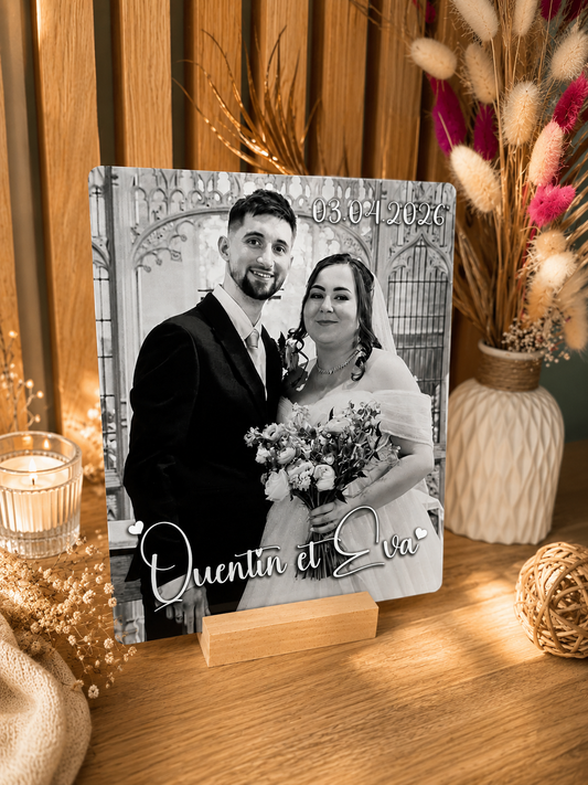 💍 Plaque en métal personnalisée – Couple & Mariage (texte au choix) Avec support en bois inclus