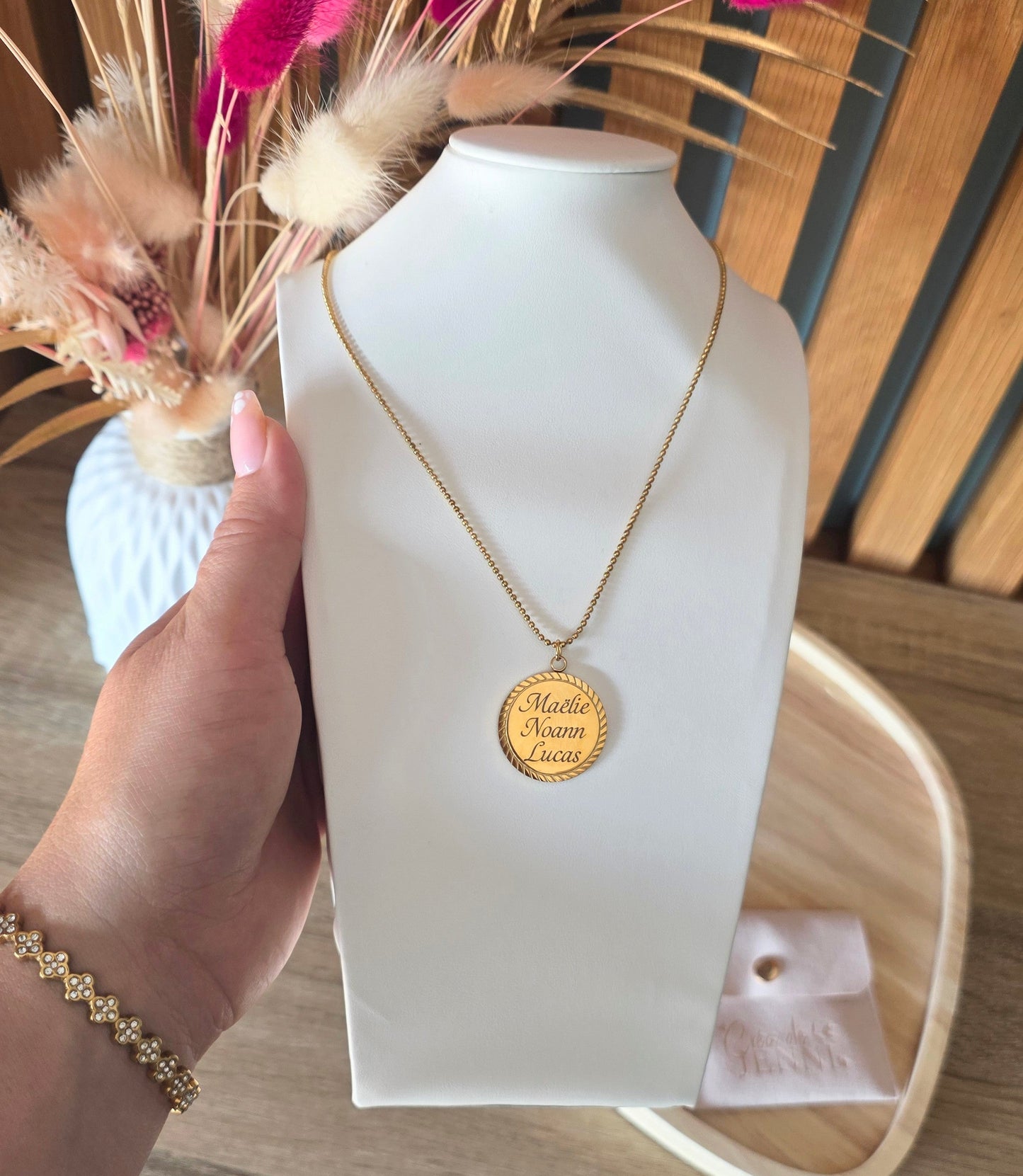 Collier médaillon personnalisé • Mon Précieux